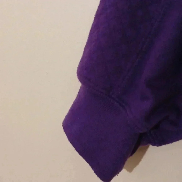 Vintage purple  sweater with rose applique - Picture 5 of 9